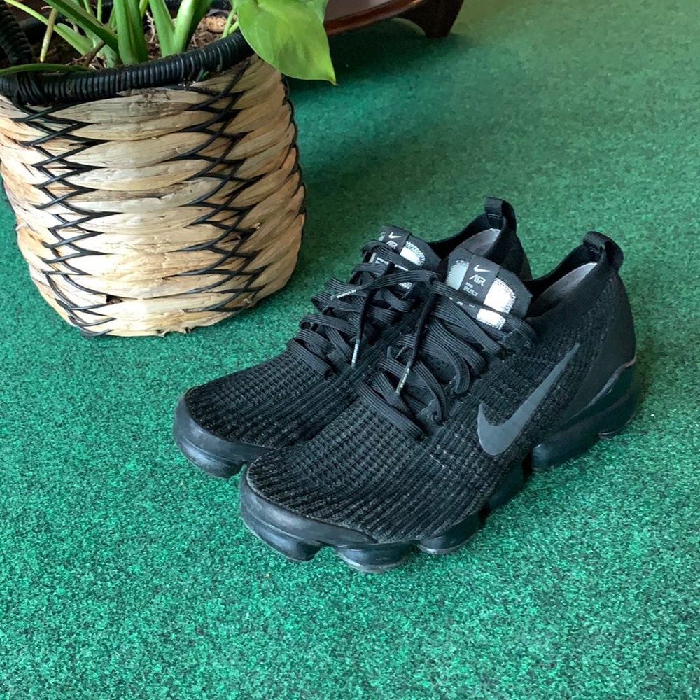 MENS BLACK NIKE VAPOR MAX